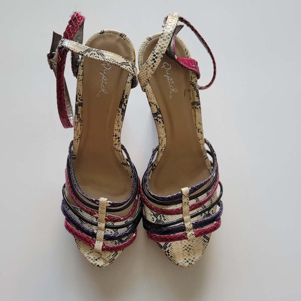 QUPID MULTICOLOR LEATHER SNAKESKIN PATTERN STRAPPY WEDGES